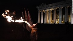 聖火に照らされるパルテノン神殿