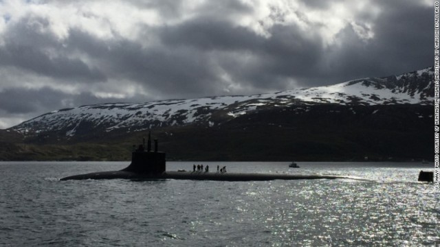 シーウルフ級潜水艦3隻のうちの一番艦「シーウルフ」。ここでは欧州での作戦の支援に当たっている=2015年6月