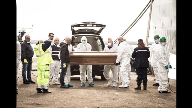 地中海で１０代の少女２６人の遺体が発見された