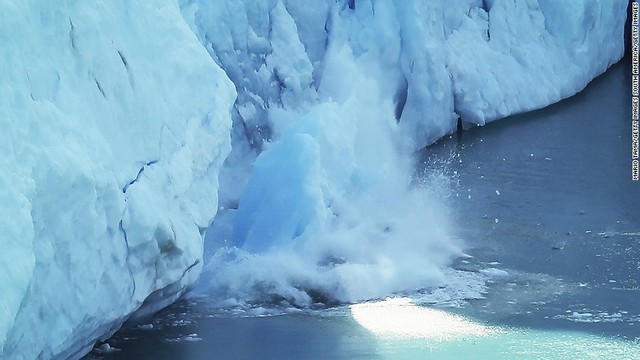 アルゼンチンのロス・グラシアレス公園。欧州宇宙機関（ＥＳＡ）によれば、公園内にある約５０の氷河の大半が気温の上昇により過去５０年で小さくなっている