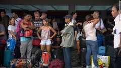 バリ島の表玄関であるングラ・ライ国際空港に集まる旅行客