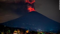 噴火の影響で、同島の最大産業である観光は甚大な被害を受けるとみられている
