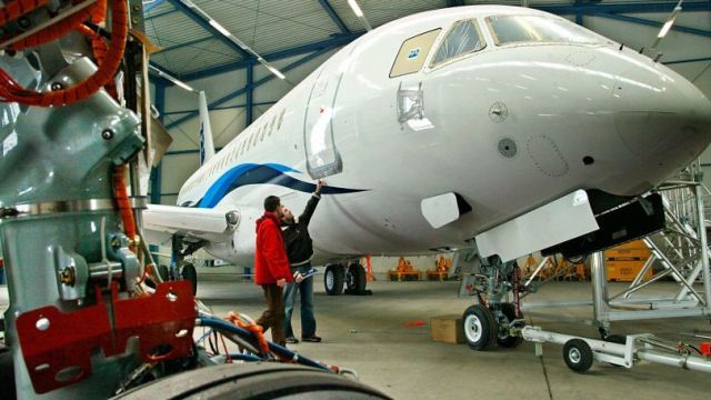 フェアチャイルド・ドルニエ社の「728JET」。2002年に初飛行を行う予定だったが、同機の公開からわずか2週間後に会社が破産申請した