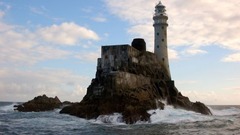 アイルランド南部にある「ファストネット灯台」。撮影した男性は、「ファストネット灯台は偉大な海の見張り役として際立っている。灯台守がこの孤島で１１５年近くにわたり孤独な仕事を行ってきたことを物語る存在だ」と語る