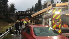 今回の脱線を受け、州間道路の南へ向かう車線は全面的に閉鎖された