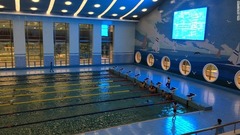 五輪競技場並みの大きさを持つ水泳プールは、平壌の「少年宮殿」の目玉施設だ