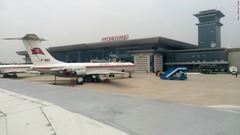 北朝鮮ツアーの際には最初に平壌空港を訪れる。中国・北京などから直行便が飛んでいる