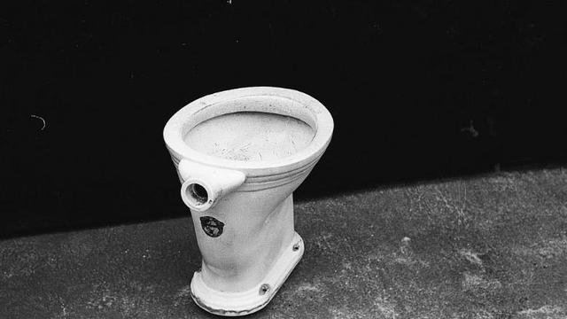TOTOが開発した最初のトイレの試作品