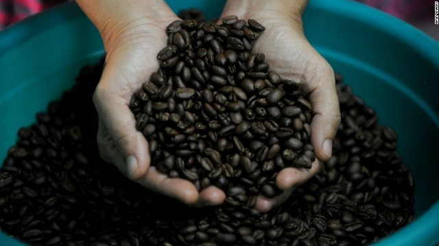 コーヒー：コップ１杯分のコーヒーに含まれるカフェインは新陳代謝を最大１５％向上させるという