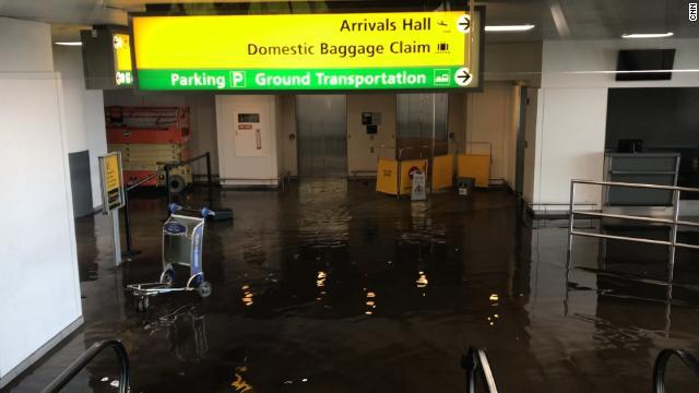 ＪＦＫ空港で水漏れが発生した