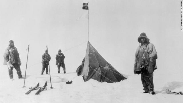 英国の探検家ロバート・スコットは1911年から12年にかけての南極探検で、2億5000万年前のシダ種子植物が入った岩を採集した