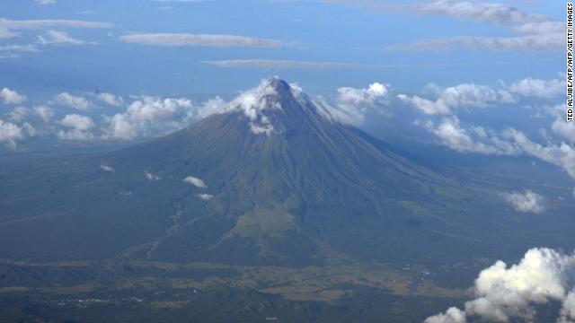 比マヨン火山で溶岩流出、住民数千人避難 - CNN.co.jp