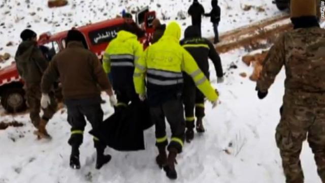 レバノン国境の山岳地帯で、シリア難民１４人が凍死した状態で見つかった