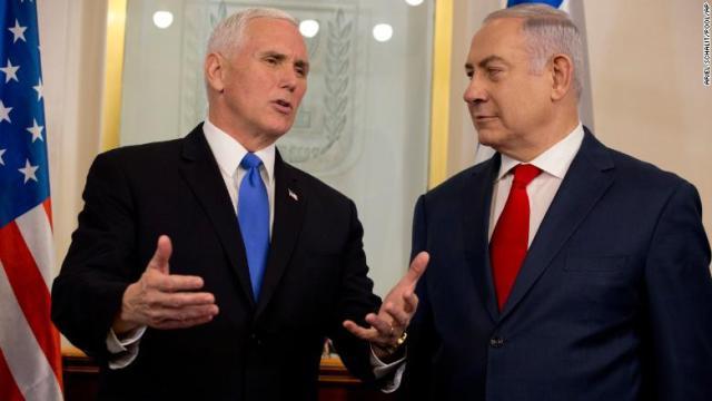 ペンス米副大統領（左）とイスラエルのネタニヤフ首相