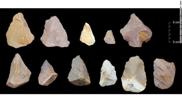 アッティラムパッカムで発見されたアシュール石器の手おの
