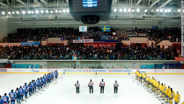 試合前にはスウェーデン国歌に続き、朝鮮民謡の「アリラン」が演奏された