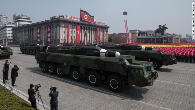 軍事パレード中止を求める韓国の呼びかけに対し、北朝鮮が反発を示した