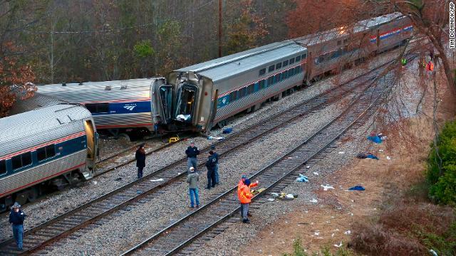 旅客列車が貨物列車と衝突し、死傷者が出た＝米サウスカロライナ州
