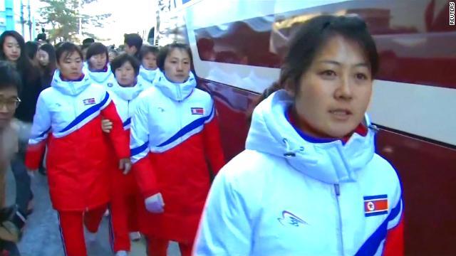 韓国入りする北朝鮮の五輪出場選手たち