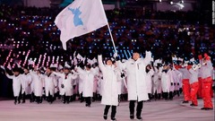 北朝鮮と韓国の選手が一緒に行進。五輪では今回以外にも過去３回ある<br />
