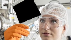 英サリー・ナノシステムズが２０１４年に「世界一黒い物質」を作り出した