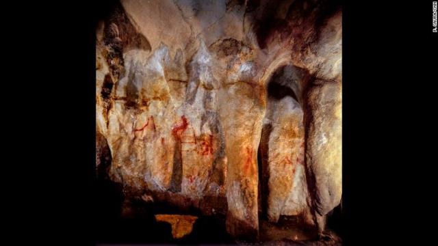 スペインにあるラパシエガ洞窟に見つかった壁画