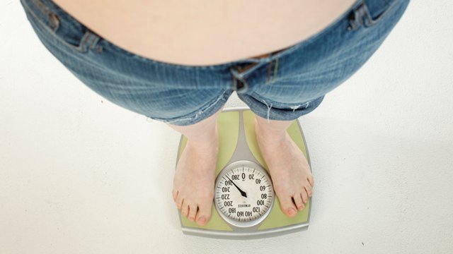 ２～５歳の幼児と１６～１９歳の女子で肥満の割合が急激に増えたという