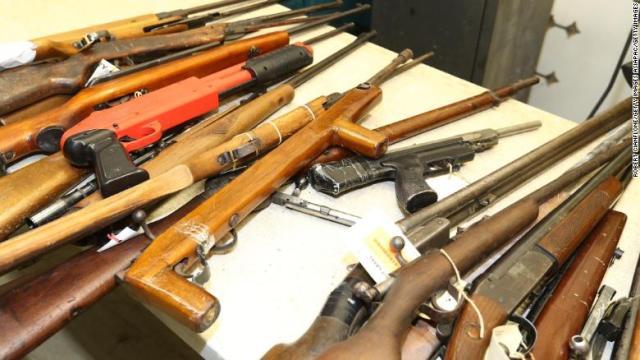 恩赦期間の３カ月で、５万７０００丁を超える銃器が提出された