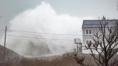 マサチューセッツ州シチュエートは高波や洪水に見舞われた