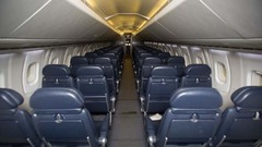 コンコルドの機内スペースは狭かった。シートは１列に４席しか配置されておらず、１便の座席数はおよそ１００席だった