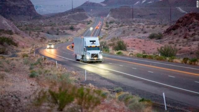 ウーバーがアリゾナ州で自動走行する貨物トラックの運用を開始した