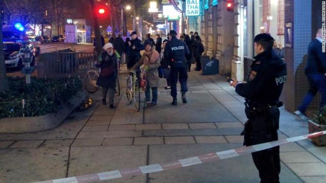 ウィーンで刃物による襲撃事件が２度あり、４人が負傷した