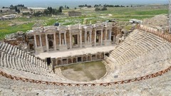 ローマ時代の円形の劇場も