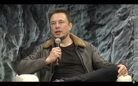 テキサス州でのイベントに出席し、質問に答えるイーロン・マスク氏