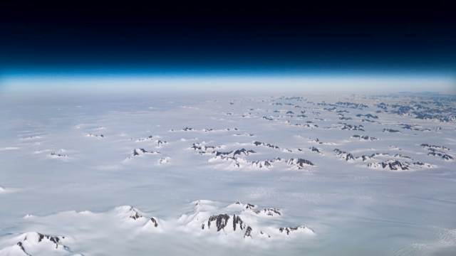 グリーンランドの山々
/Courtesy Christiaan van Heijst