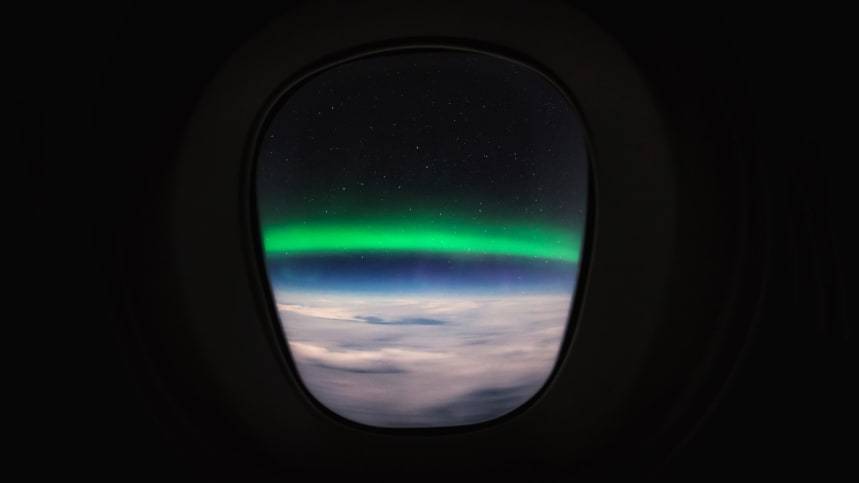 機体の窓から見たオーロラ/Courtesy Christiaan van Heijst
