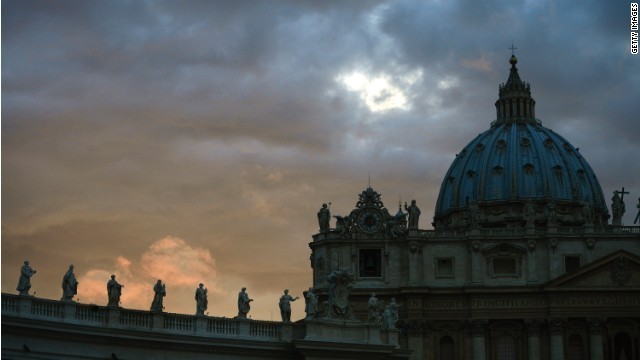 ローマ法王庁が米領グアム島の大司教を解任したと明らかにした