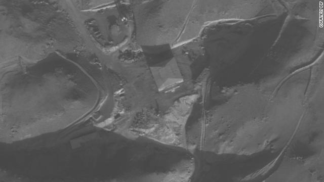 イスラエルによる空爆の標的となった四角形の原子炉（中央）