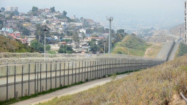 「国境の壁」についてＮＡＦＴＡ再交渉の一部として扱う考えだという