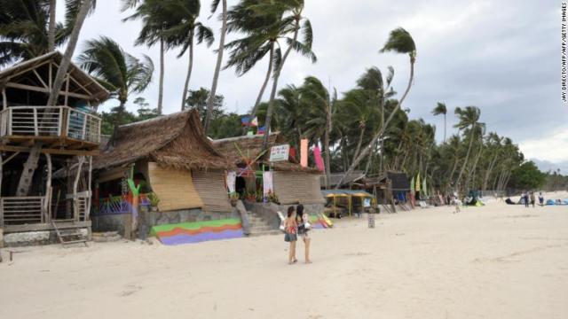 ビーチの美しさで名高いフィリピンのボラカイ島が今月から半年間閉鎖される