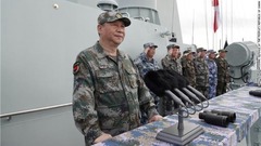 習主席、南シナ海の大規模軍事演習を視察　中国の軍事力誇示