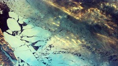抽象画のように見える樺太島（ロシア・サハリン州）