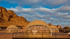 ヨルダン最大の砂漠にお目見えしたドーム型のホテル