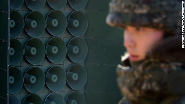 韓国軍が大音量のスピーカーを使用した北朝鮮向けの宣伝放送を中止した