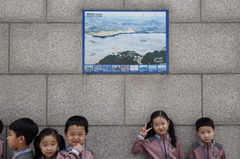 韓国・坡州(パジュ)の展望台に飾られた北朝鮮の景色を説明するパネル