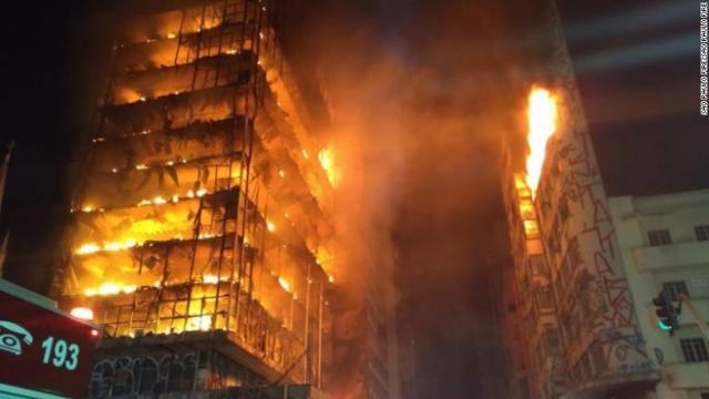 サンパウロで大規模なビル火災 消防士１６０人が出動 Cnn Co Jp