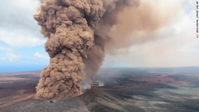 キラウエア火山の噴火で１７番目の亀裂ができた
