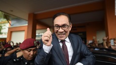 マレーシアのアンワル元副首相、恩赦を受けて釈放
