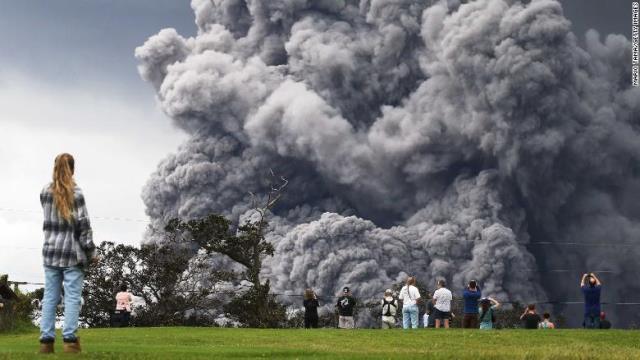 ハワイの火山が警戒レベル引き上げで航空機に支障の恐れ