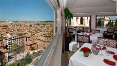 ローマのスペイン階段を上った所にある高級ホテル、ハスラー